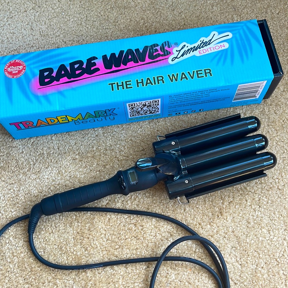 Babe waves limited edition hair waver-only used a few times until I got a dyson